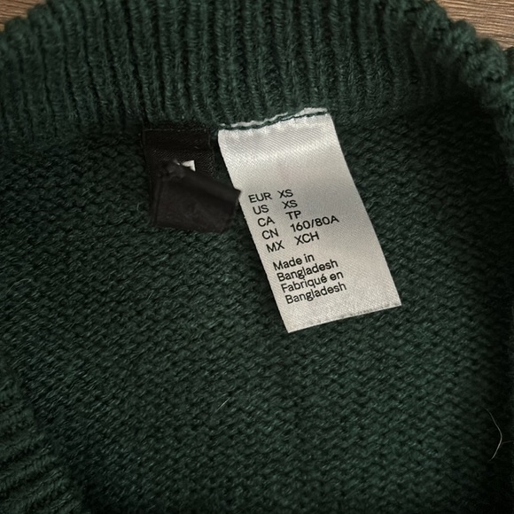 ⭐️Cropped sweater⭐️ - Picture 2 of 2